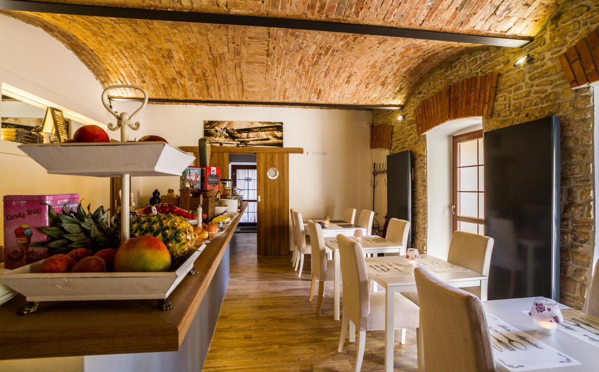 Hostoun Chateau Nightingales מראה חיצוני תמונה